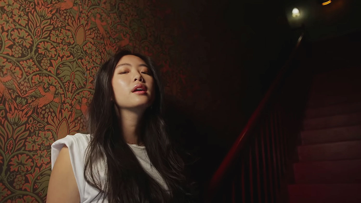 Sarah Kinsley: “I Wanted to Write a Sort of Tribute to Youth”